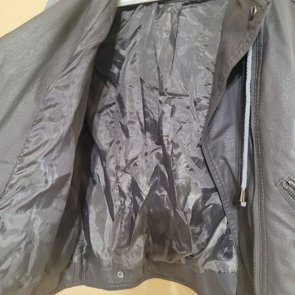 Yoki Womens Faux Leather Moto Jacket With Hoodie - Picture 6 of 9